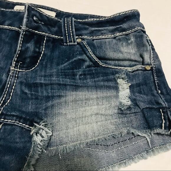 RSQ Cabo Cut-off Distressed Jean shorts Size 3 - Picture 5 of 7